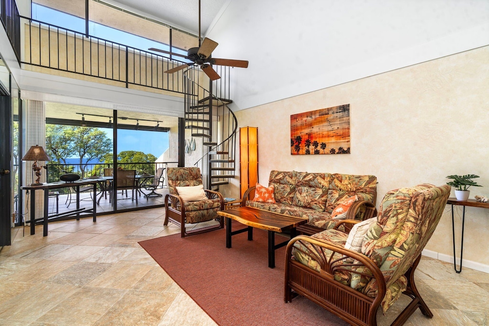 2 Bedrooms + Loft - Sleeps 6 - Ocean & Golf Views - Lanai - Vrkcv
