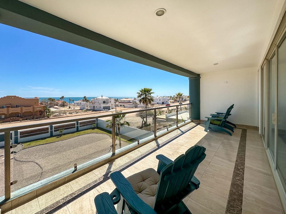 Amazing Location Close to it all Great Price
