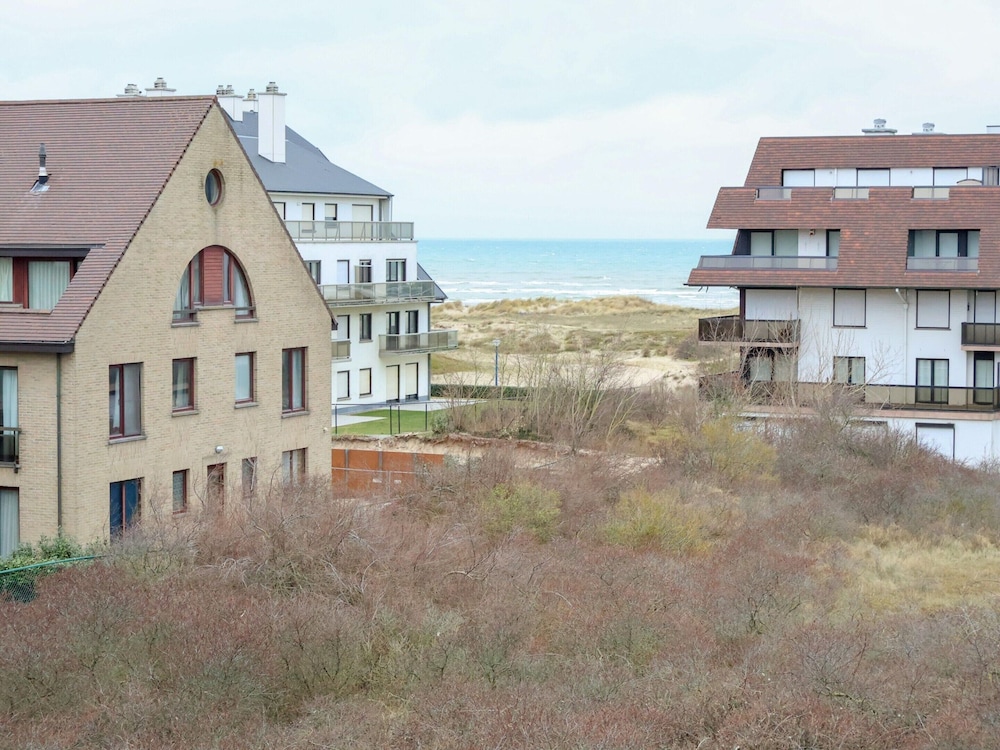 Modern Apartment Near Seabeach