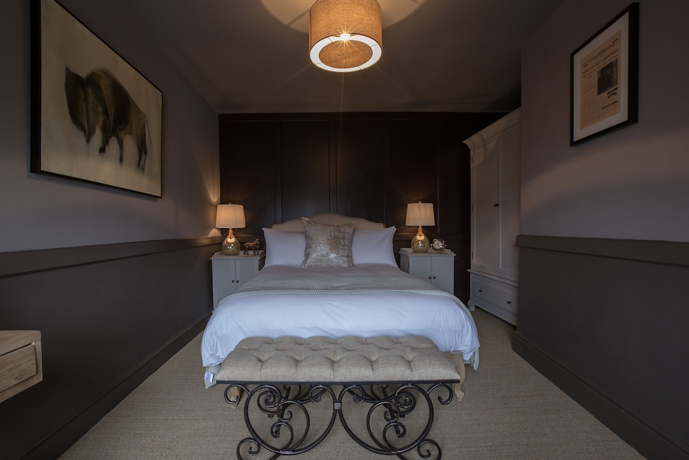 The Lion Hotel - Pub & Restaurant