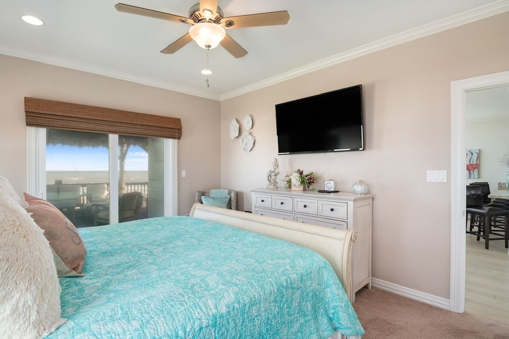 Top Shelf 4 Bedroom Home by RedAwning view 3