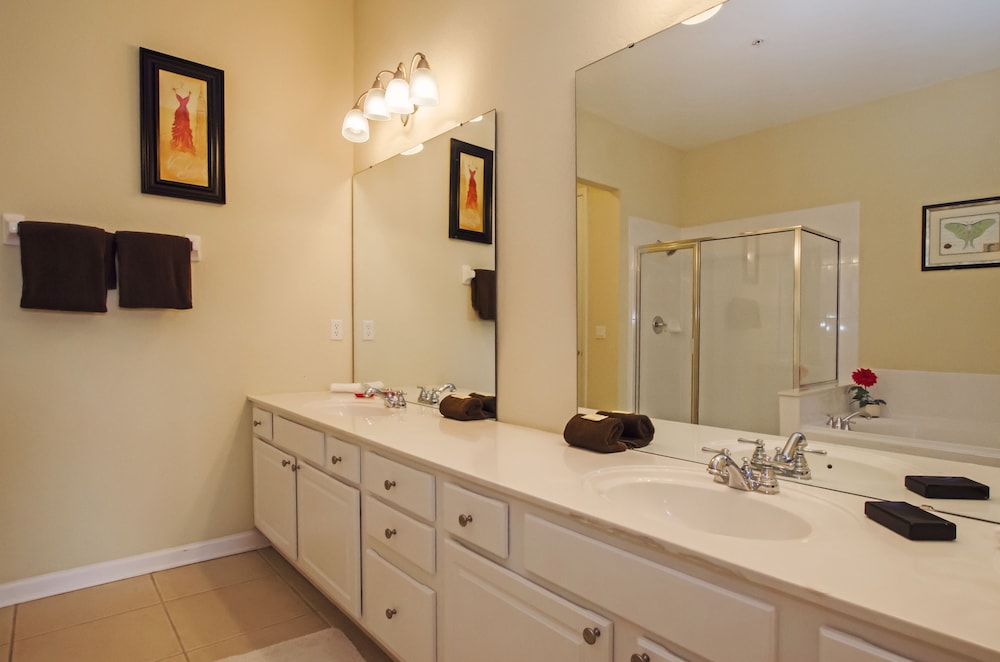 3BD 2BA Condo Sleeps 8 Gold RVC30663 Bedroom RHOF