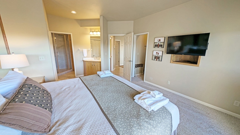 Mt Bachelor Village 324 2 Bedroom Condo