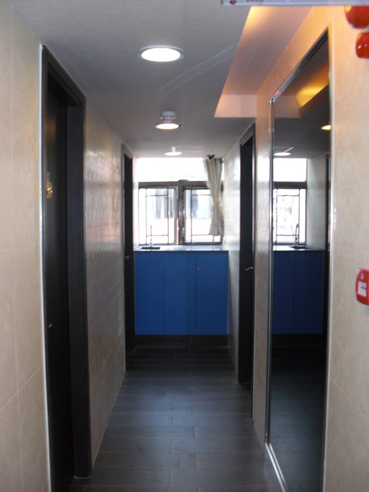 Empire Commercial Hotel