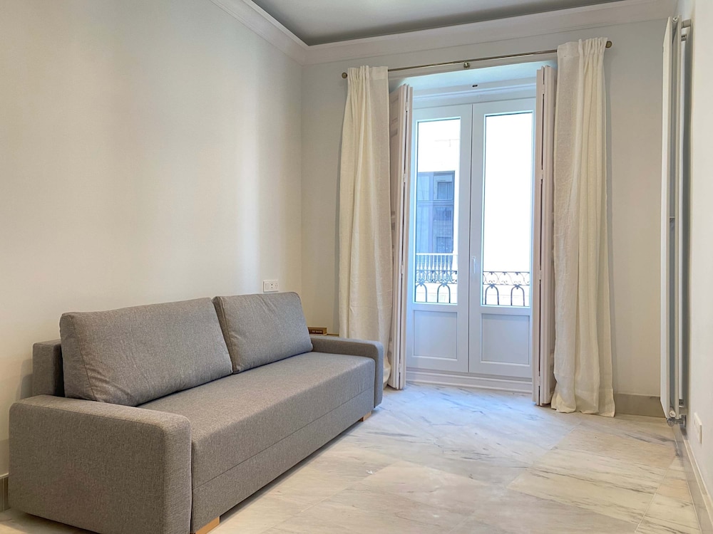 Lovely 3BR Near Palacio Real