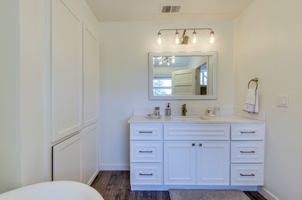 Sonoma County Vacation Rental w/ Vineyard Views!