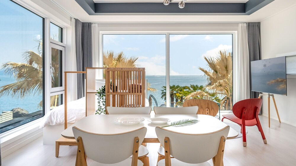 Namhae Orosy Bada Pool Villa & Pension