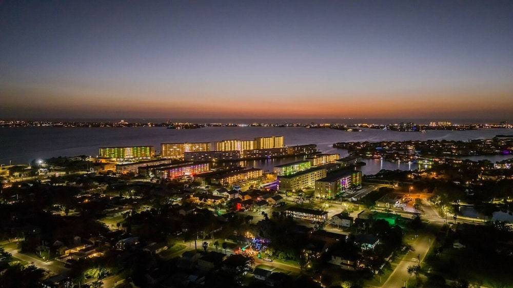 Downtown Gulfport Heated Pool