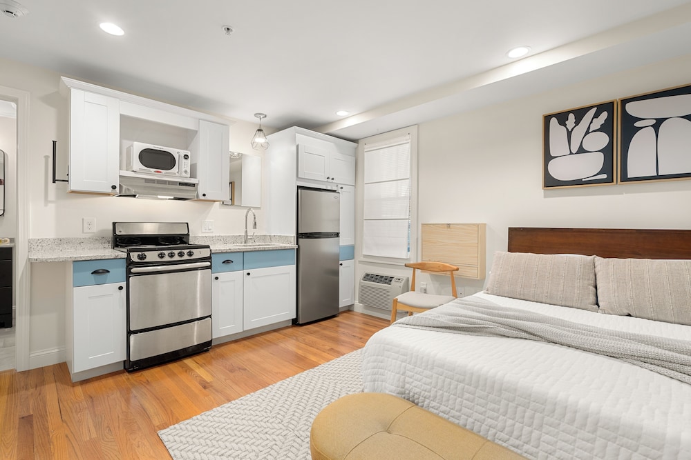 Hygge House Suites