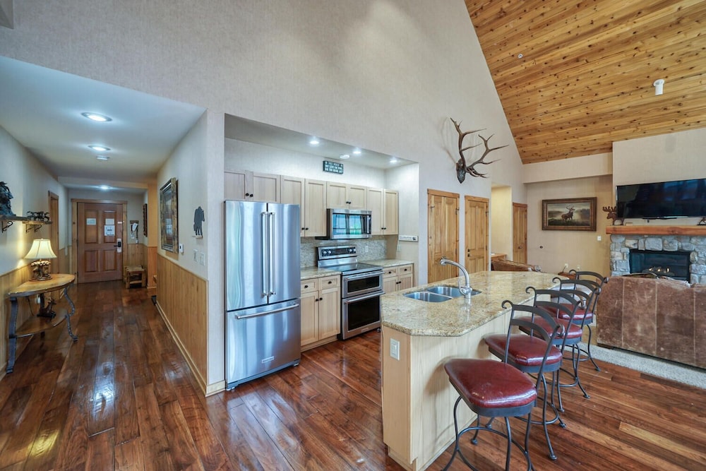 Buffalo Lodge 3 Bed 3 Bath