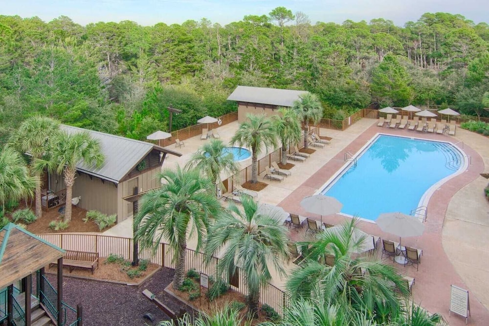Hello 30a! by Avantstay Private Beach Access, Pool & Fitness Center