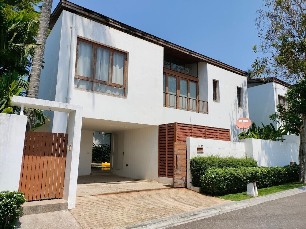 PRAN-A-LUXE Exclusive Pool Villa