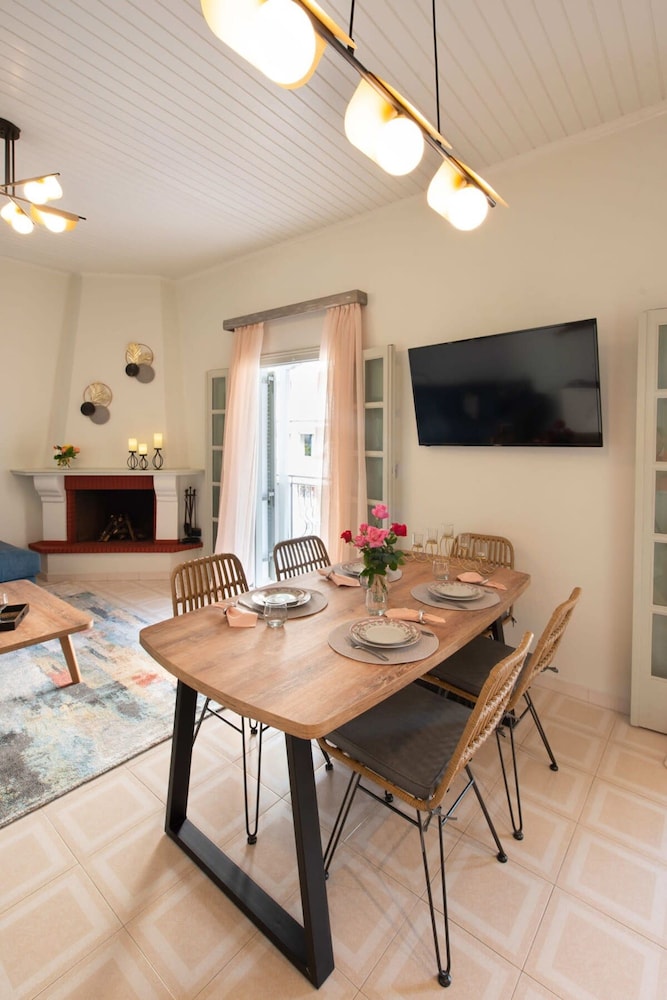 Dolce Favola Nomad Casa - Kalamata s City Getaway