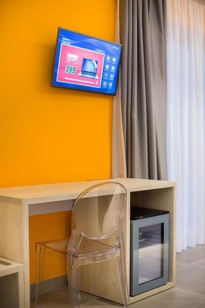 Orange Suites