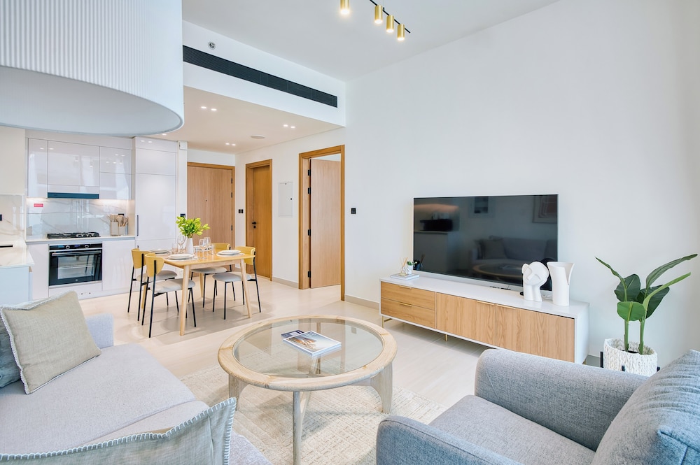PVH - Tranquil 1BR - Binghatti Lavender