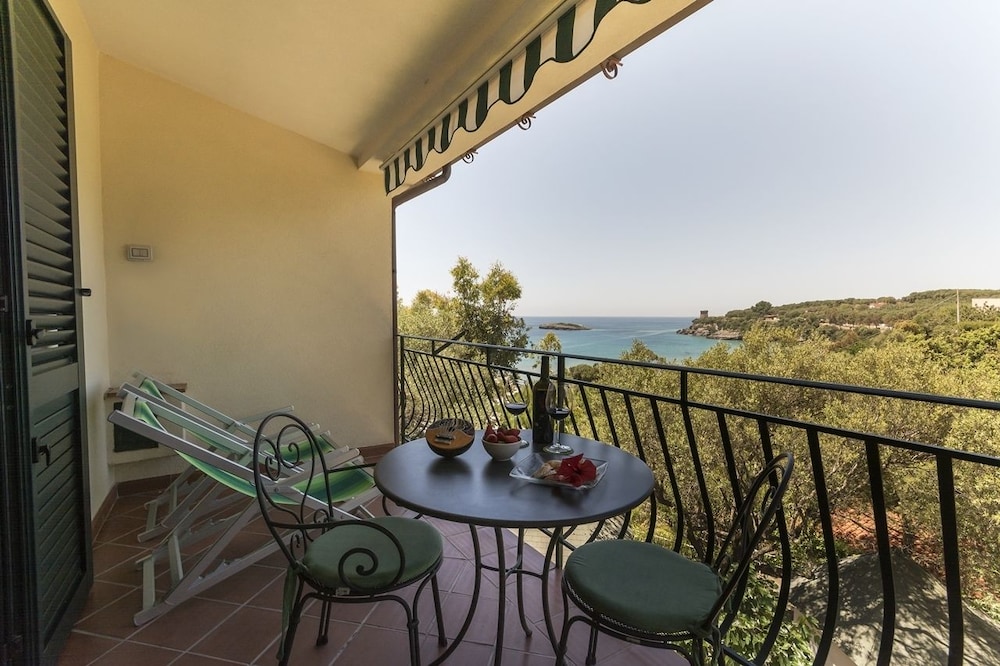 Residenza Turistica Torre delle Viole
