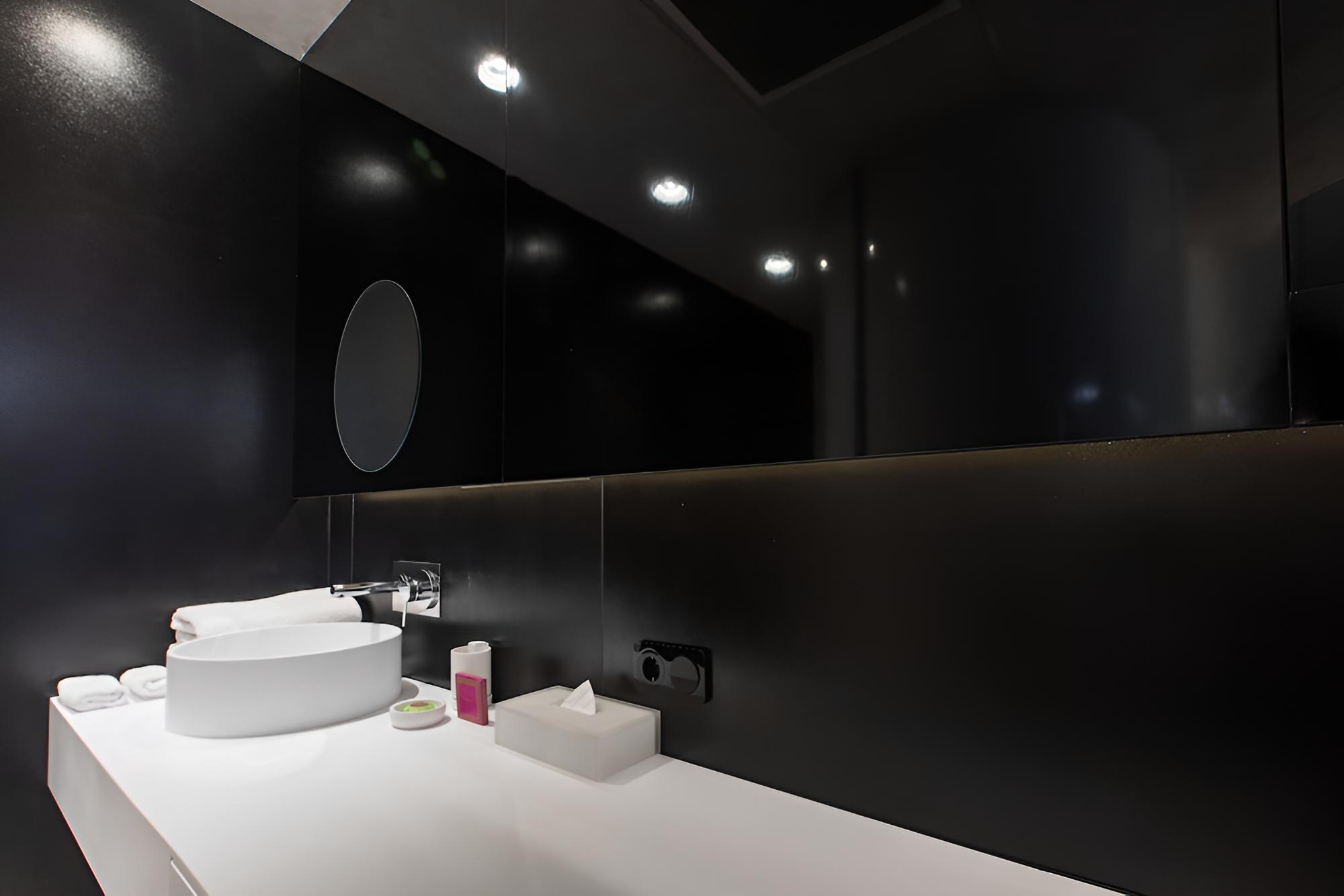 The Grove Design Hotel