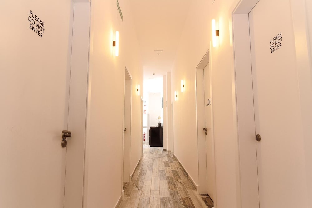 The 8 Rooms House