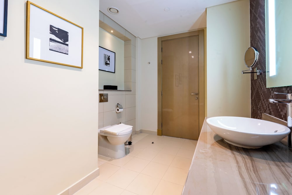 Damac Paramount Towers - Business Bay