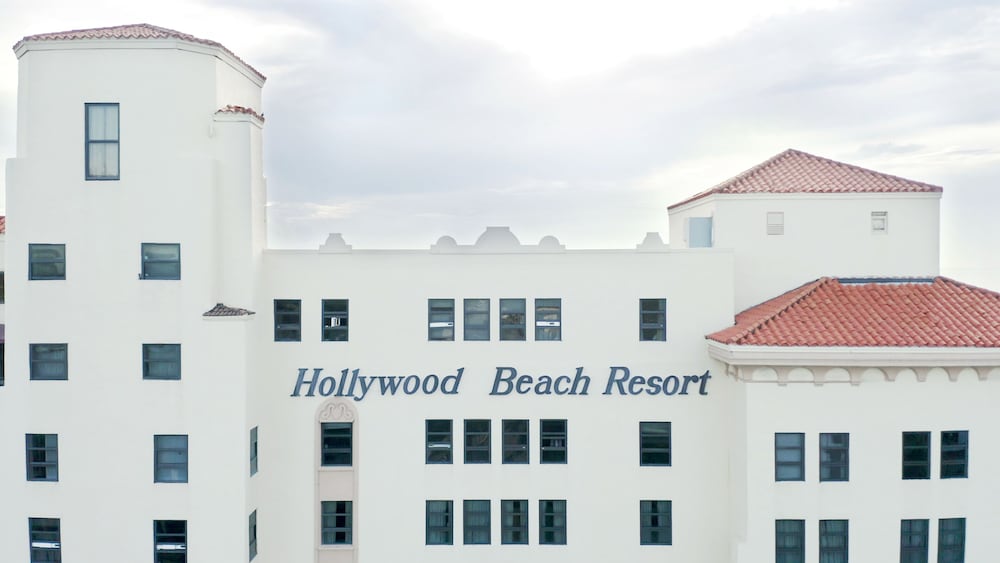 341 APT Hollywood Beach view 5