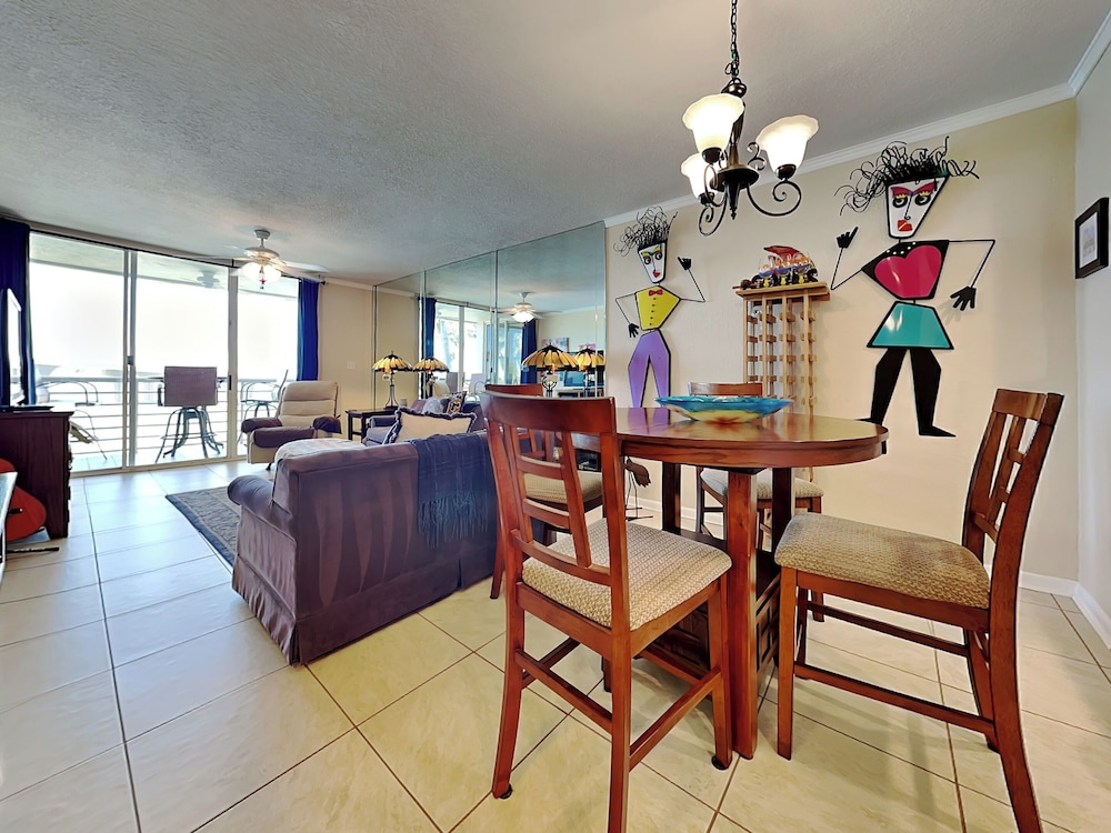 Bahia Vista 9-521 by Distinctive Beach Rentals
