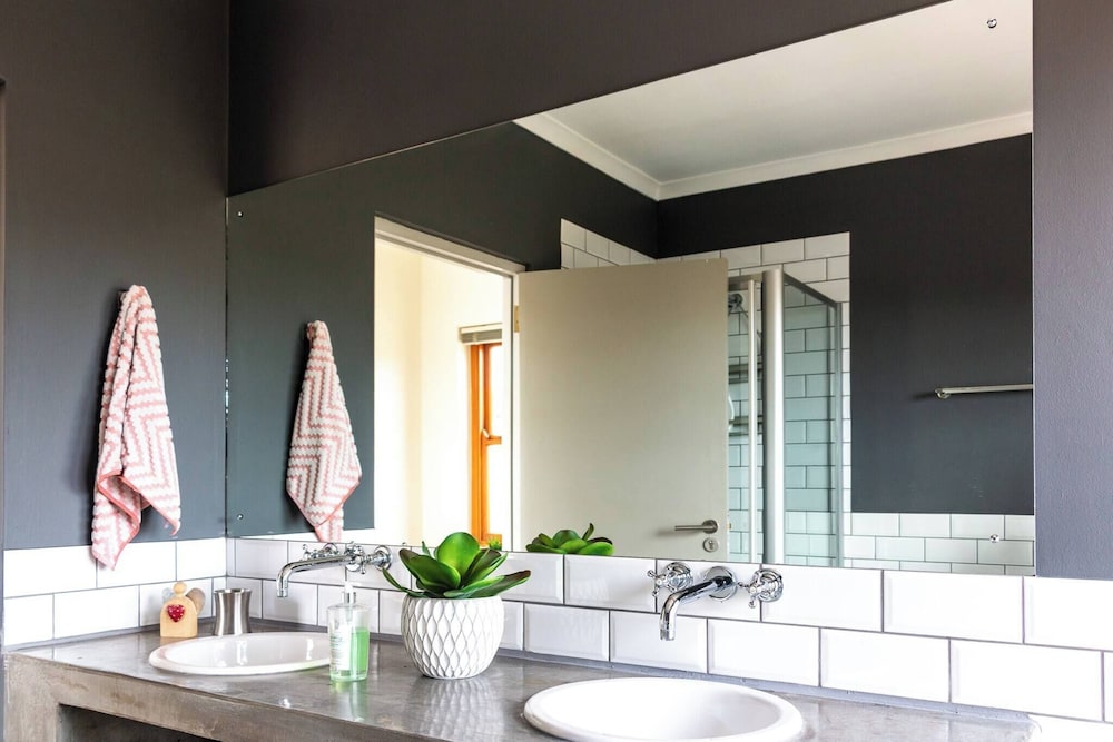 Serene Langebaan Getaway With Garden Views