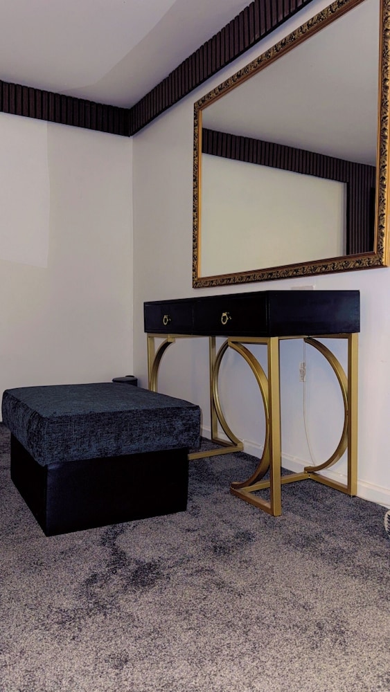 1-bed Apartment - Sleeps 2, Wifi & Central