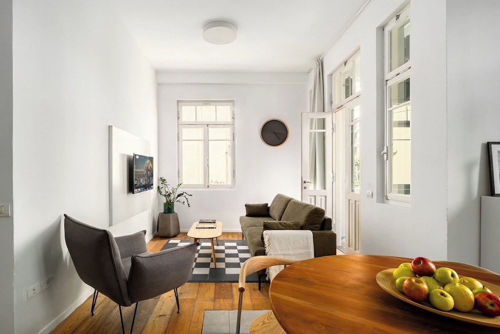 Allenby Urban Living Apartments by Sea N Rent