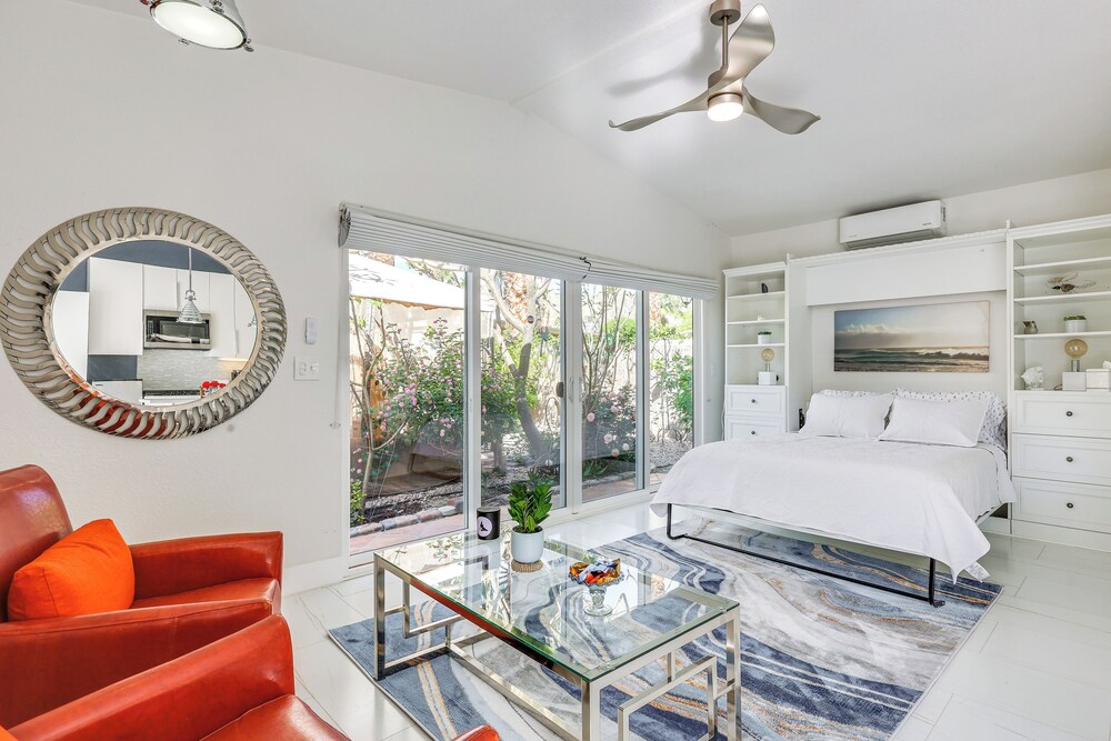 Golf, Shop & Hike: Sleek Rancho Mirage Studio
