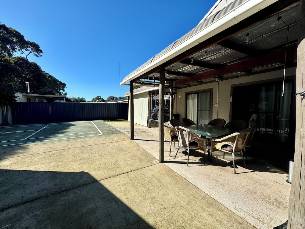 Coastal Paradise in Preston Beach