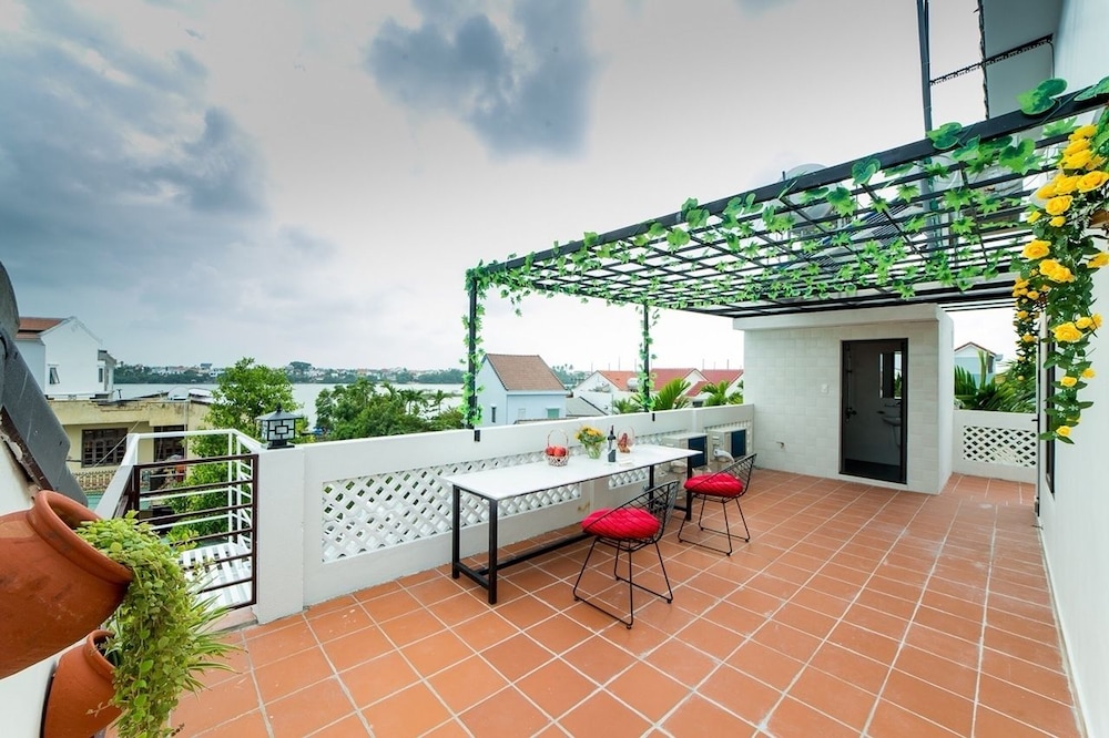 Nhu Y Homestay