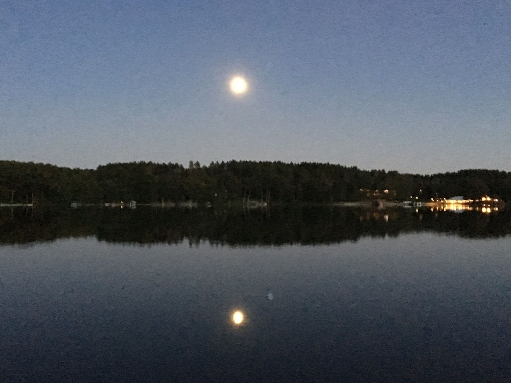 Dixon Lake Resort