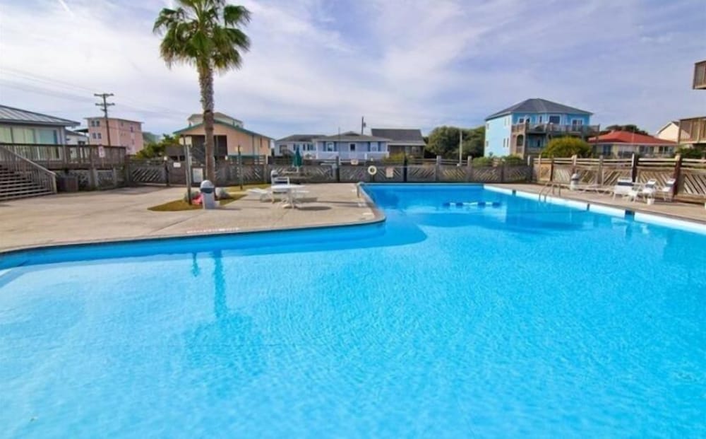 Queens Grant by Topsail Realty