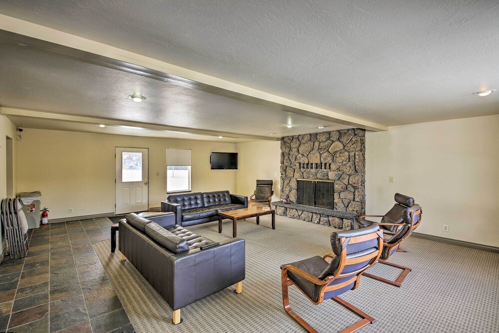 Sandpoint Vacations - Lake Pend Oreille Condo w/ Porch  Mountain View! - Property Image 5