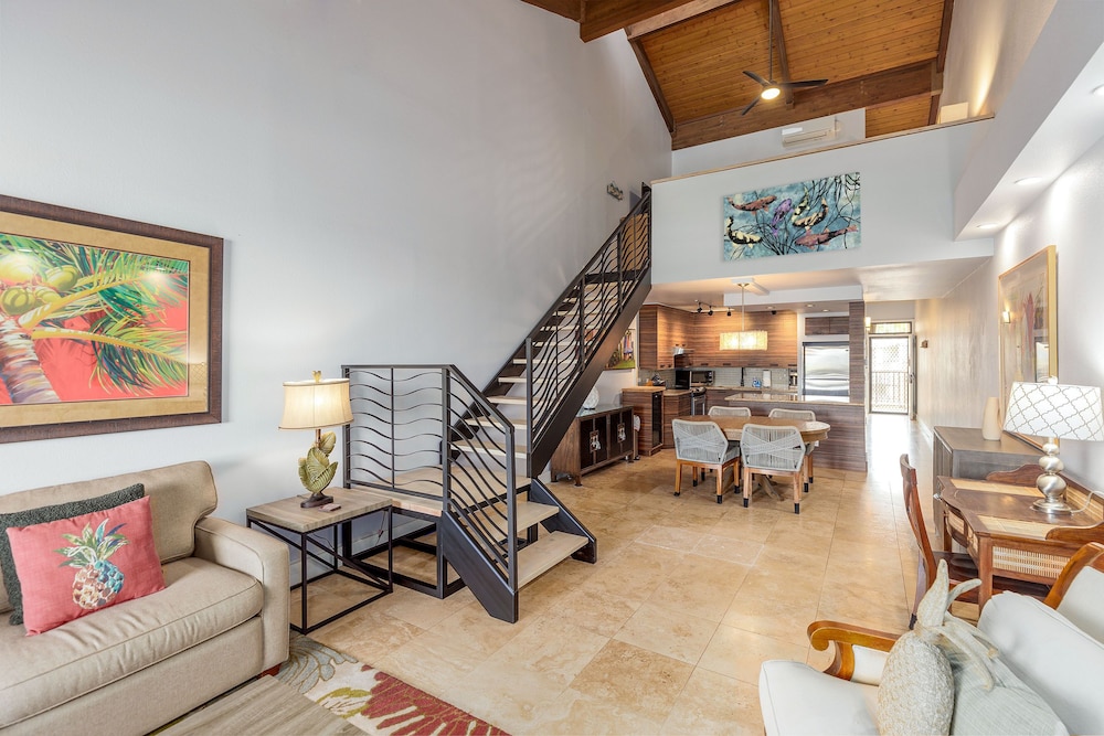 Kamaole Sands 10-403 - Stunning Renovation - Penthouse Level - Split AC - Look!