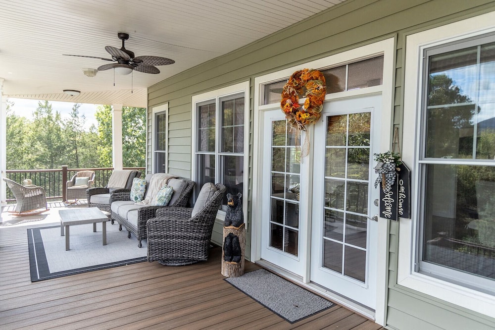 The Retreat at Paradise Hills
