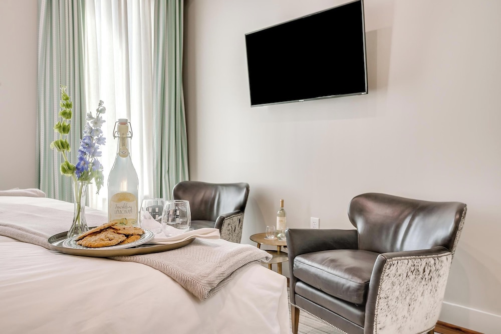 Nutt House Hotel