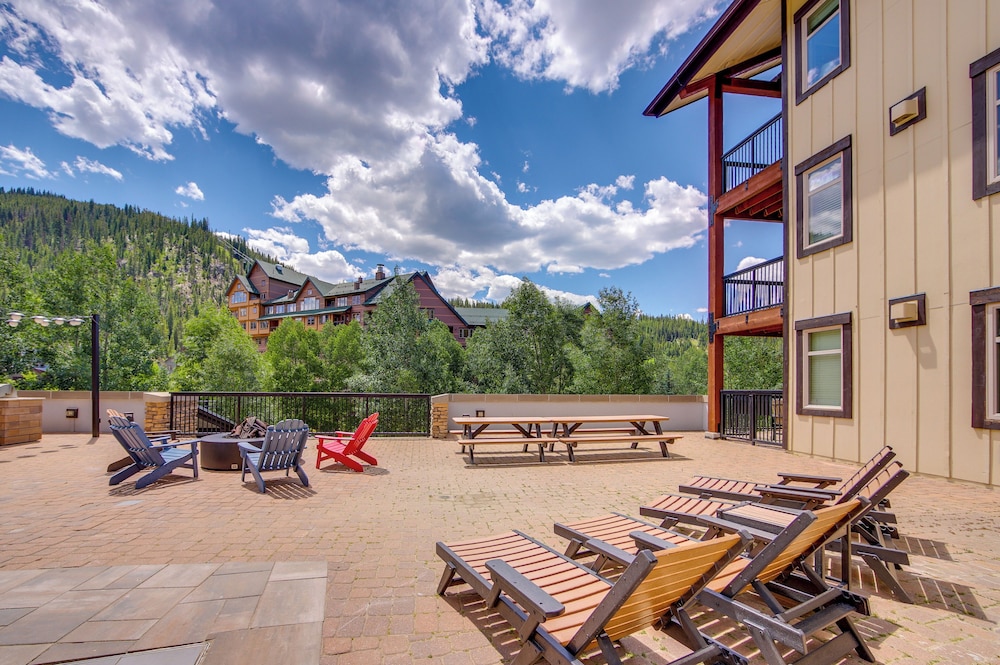 100 Steps to Gondola: Cozy Winter Park Condo!