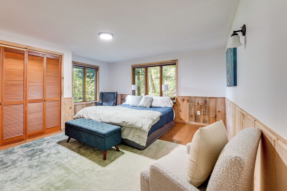 Annabessacook Lake Retreat w/ Deck: Pets Welcome!