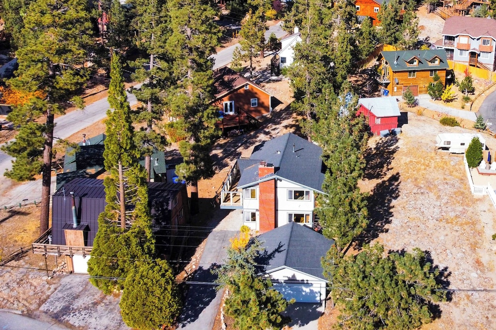 Lakeside in Bearadise by Avantstay Gorgeous Mountain Cabin in Boulder Bay!