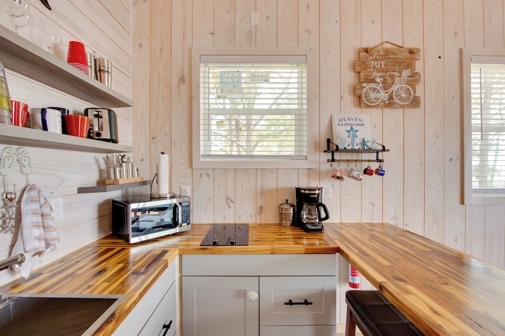 Beachfront Retreat w/ Dock in Lanark Village!