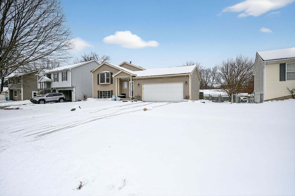 Bright 4br Near Msu & Downtown 4 Bedroom Home