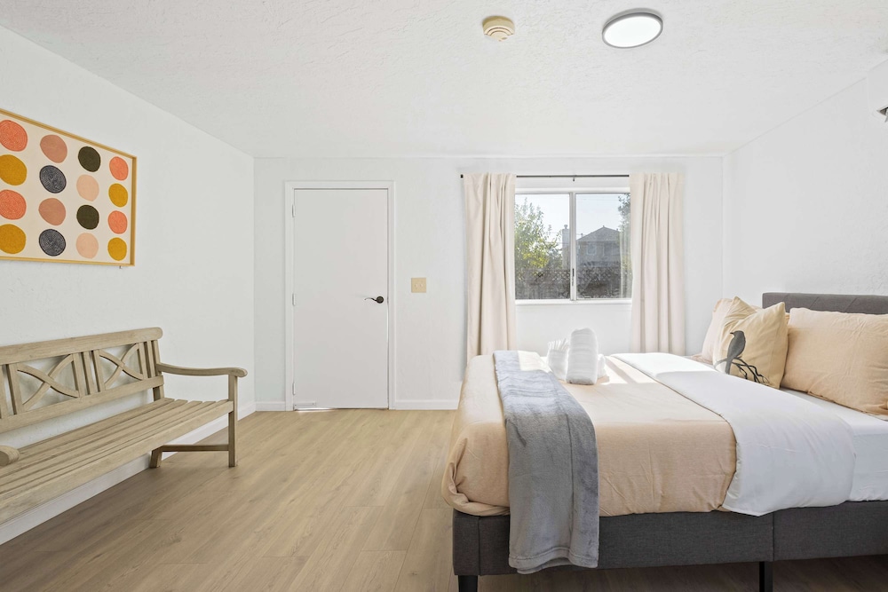 @ Marbella Lane - Modern Cabin-style 2BR Home