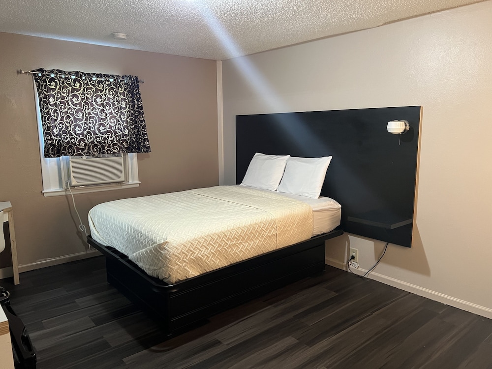 Laci's Country Inn