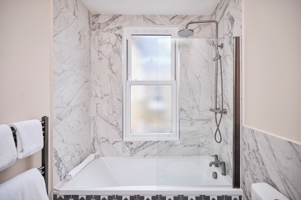 The Earlsfield Flat