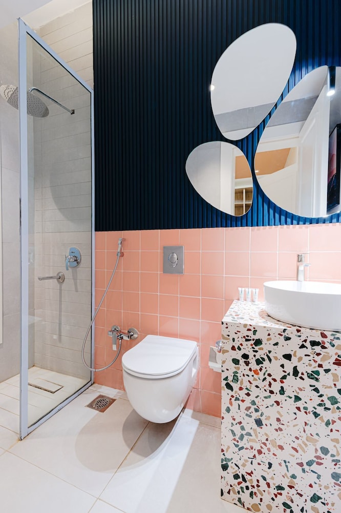 Three Bedroom Colorful & Exotic Flat in Alrabie