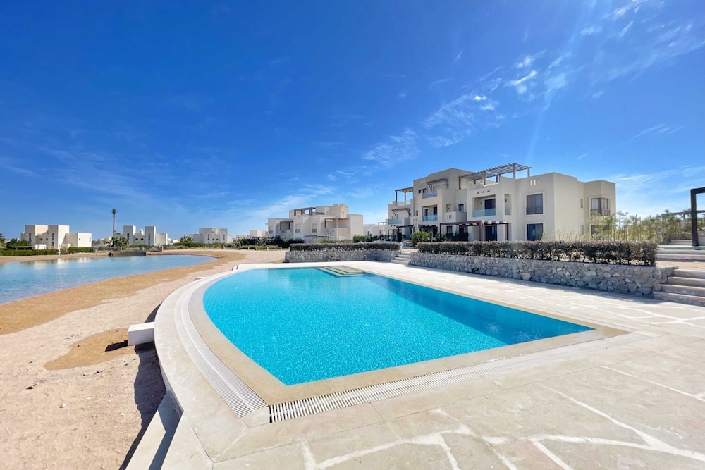 Xuru Stays I Cordial 2 BDR w / Pool Access @ Cyan El Gouna