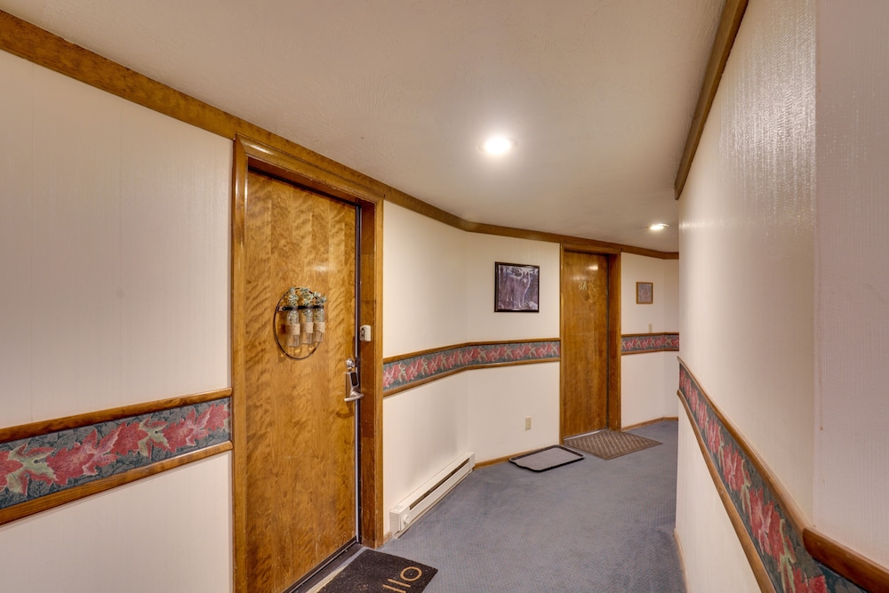 Brian Head Condo w/ Balcony, Grill & Mountain View view 4