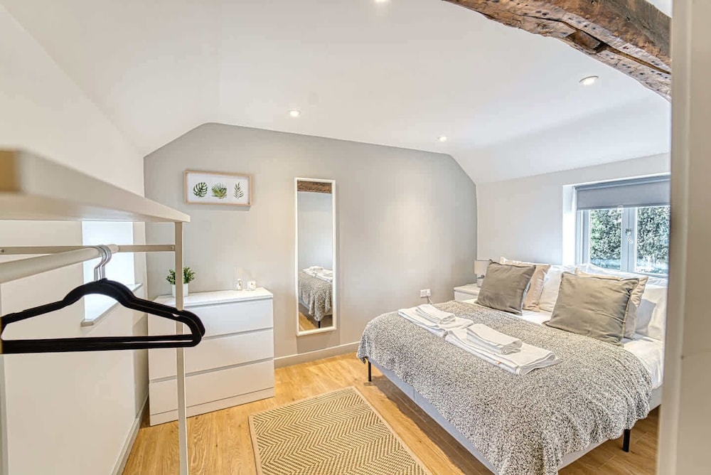 Host Stay Bridgepoint House