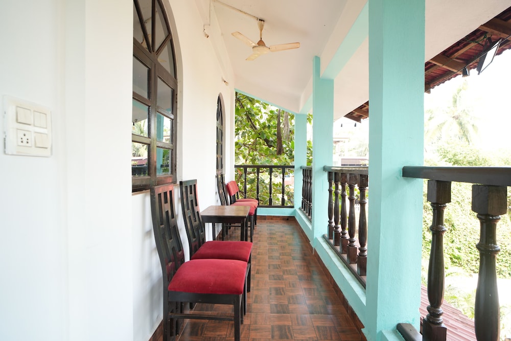 Janet & Johns Beach Resort Since 1989